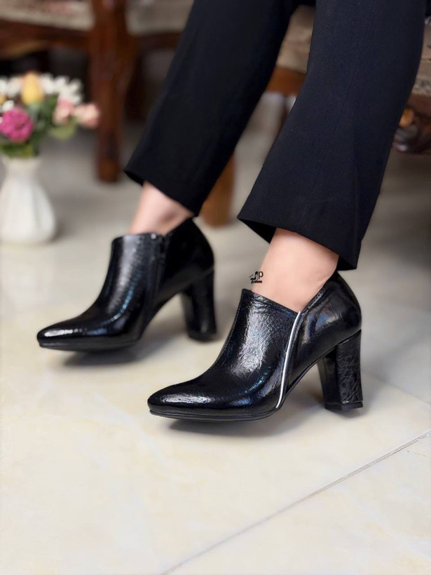 کفش زنانه لژدار طبی